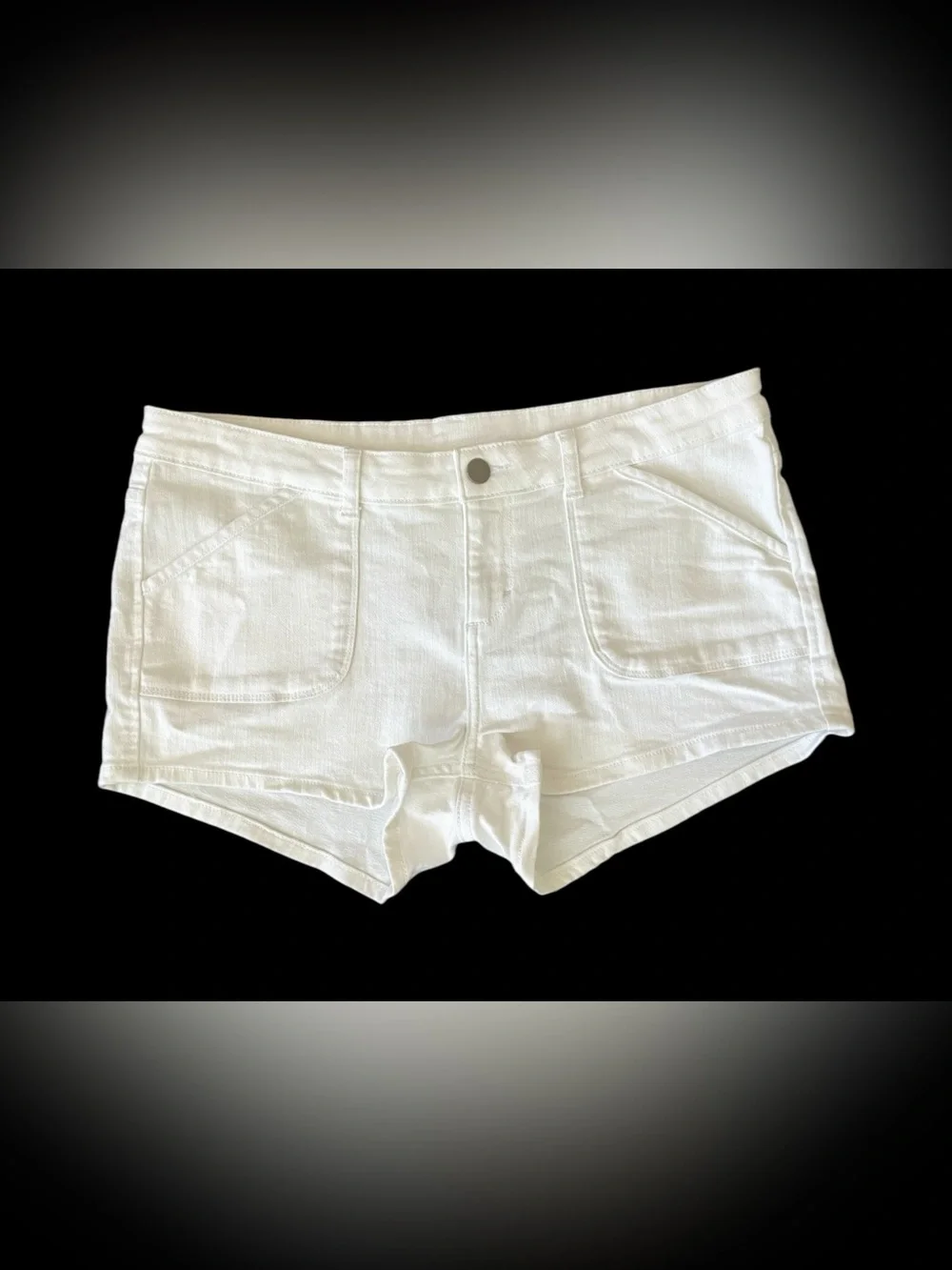 Lascana Patriotic Motif Shorts - Picture 2 of 4